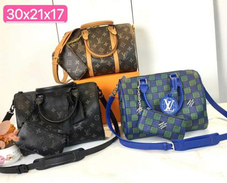 Picture of Louis Vuitton Mens Bags _SKUfw184537805fw
